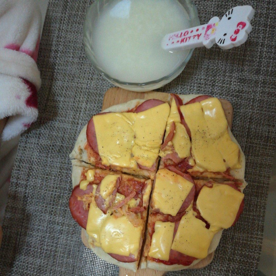 平底锅脆底香肠披萨