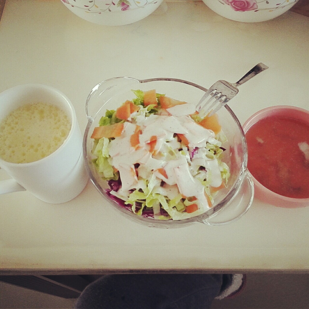 减肥系列=每顿一杯＋蔬果沙拉