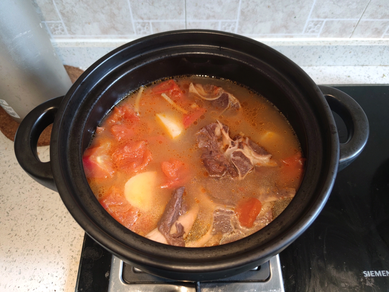 牛脊骨土豆番茄汤