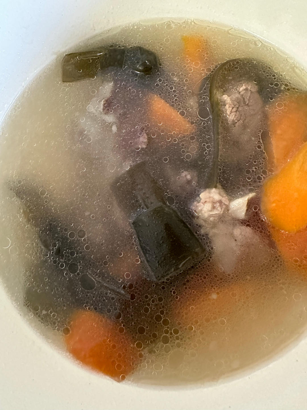 海带排骨肉汤
每日一汤养生