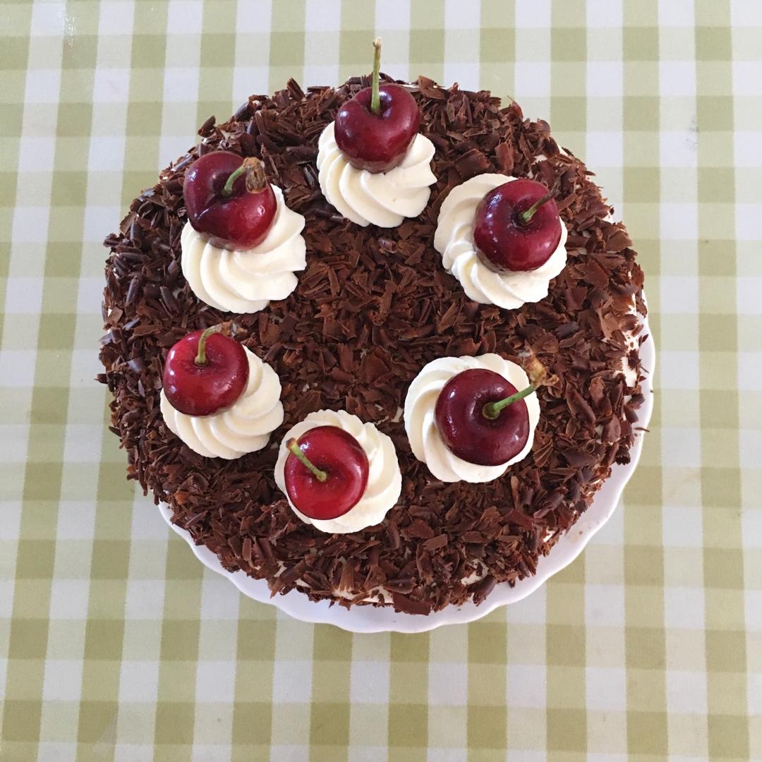 记录我的淡奶油手绘蛋糕