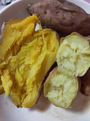 烤红薯（地瓜）微波炉版的做法 步骤2