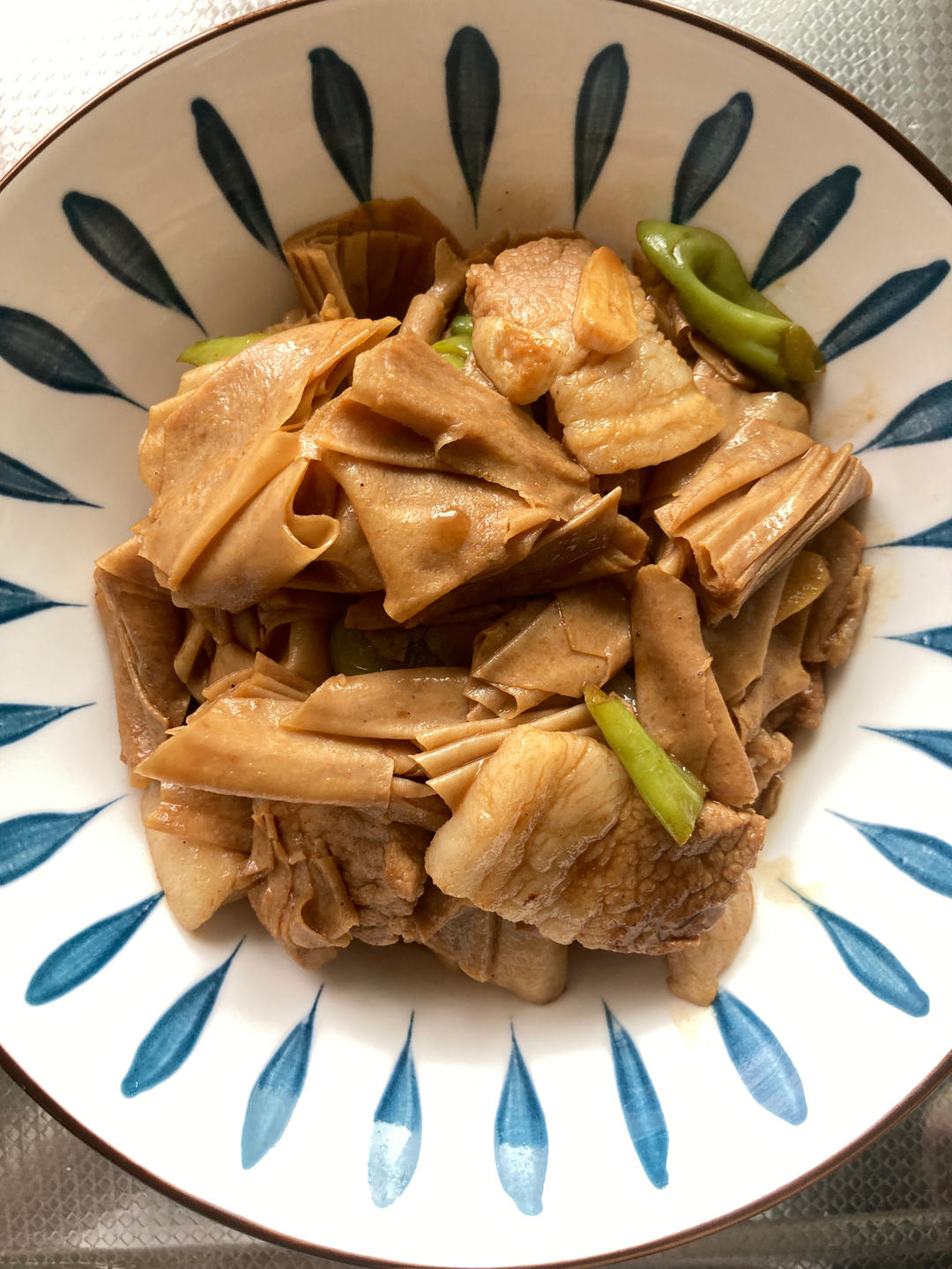 五花肉烧腐竹