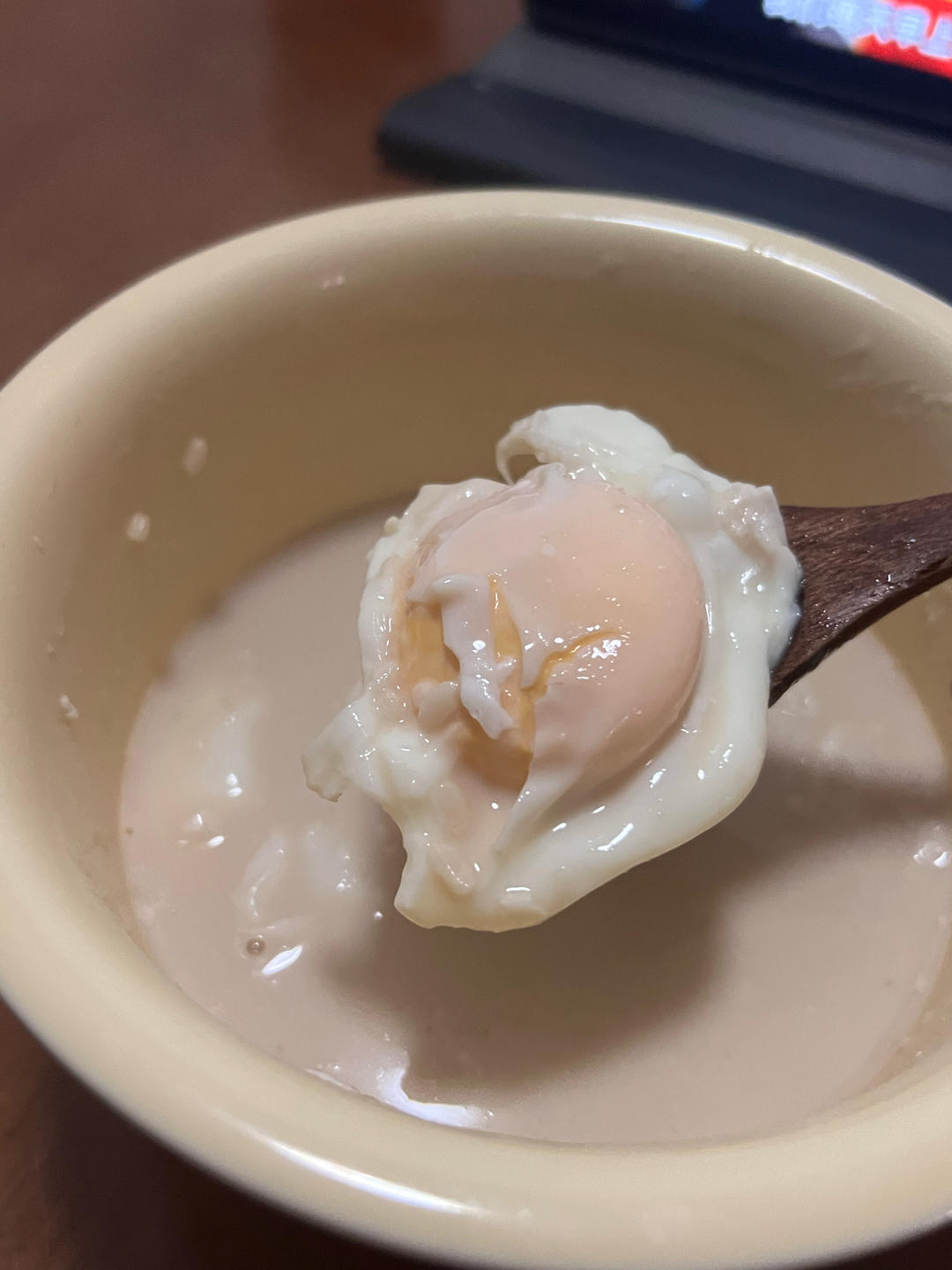水波蛋哪有那么难，不用醋，简单方法最有效