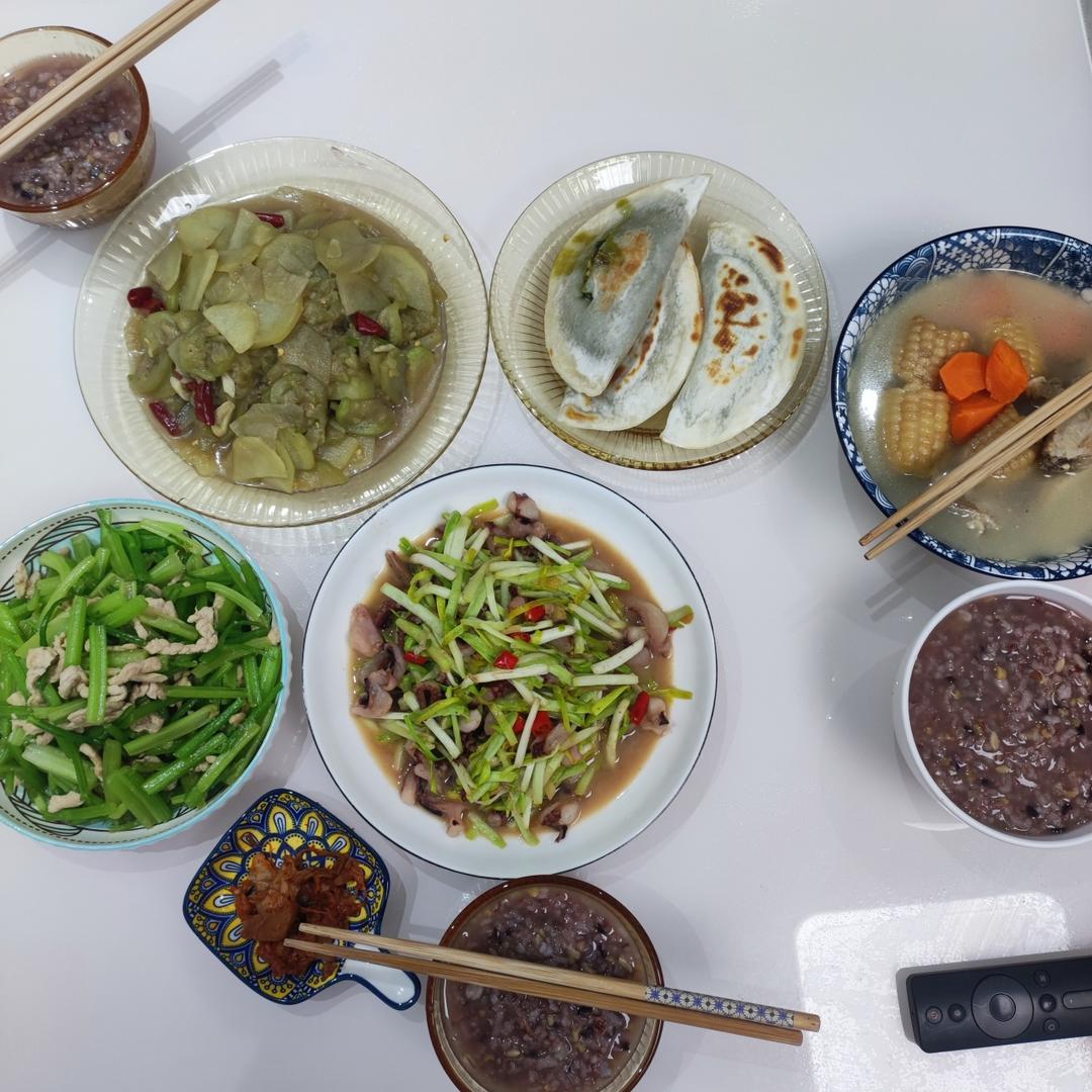 下饭芹菜炒肉