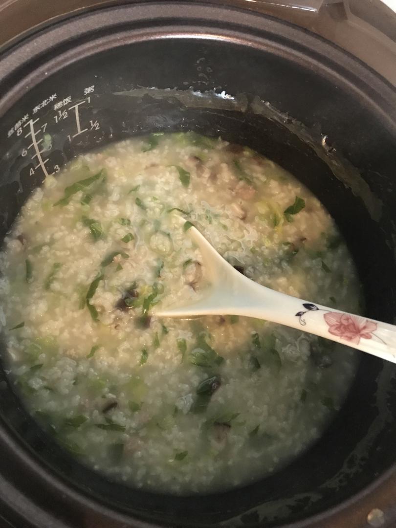 妈妈们必学，简单美味又营养的青菜瘦肉粥