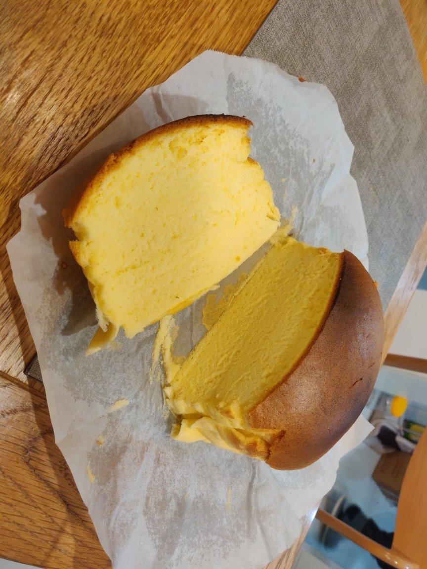 堪比柯基屁股
爆浆芝士🧀古早蛋糕