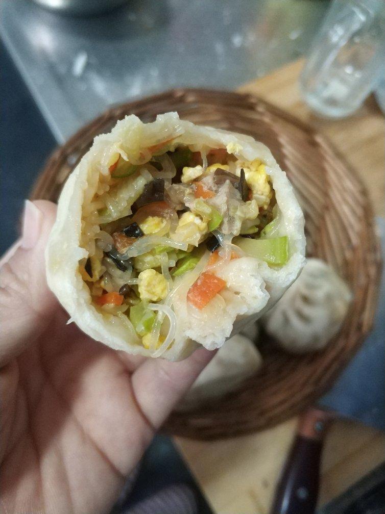 西葫芦鸡蛋包子