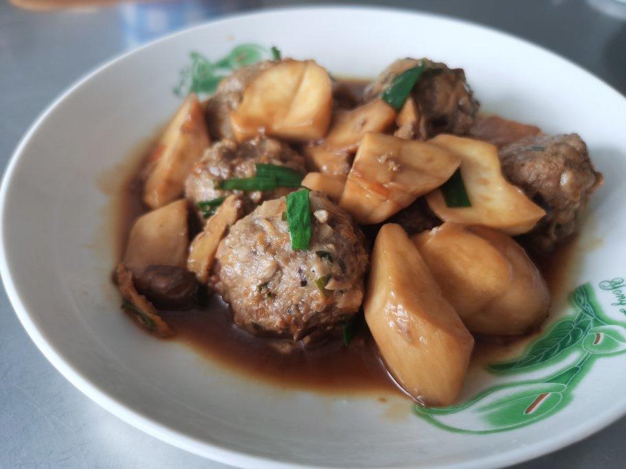 牛肉丸炒杏鲍菇