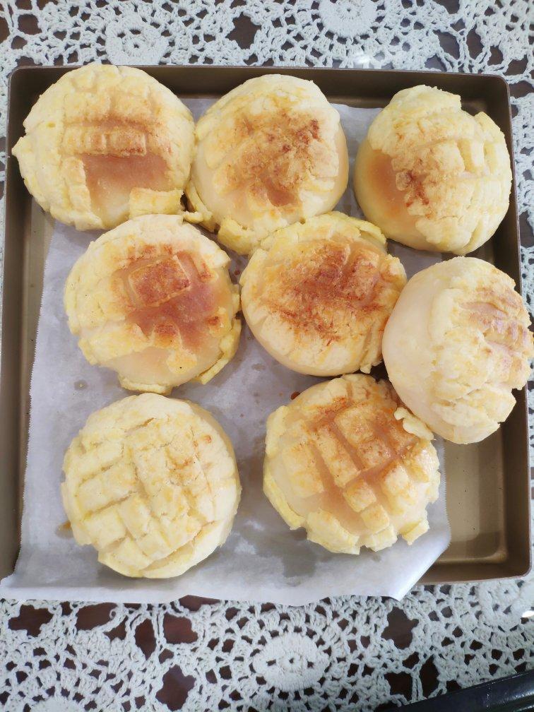 好吃到炸裂的港式菠萝包（附带制作酥皮的小视频）