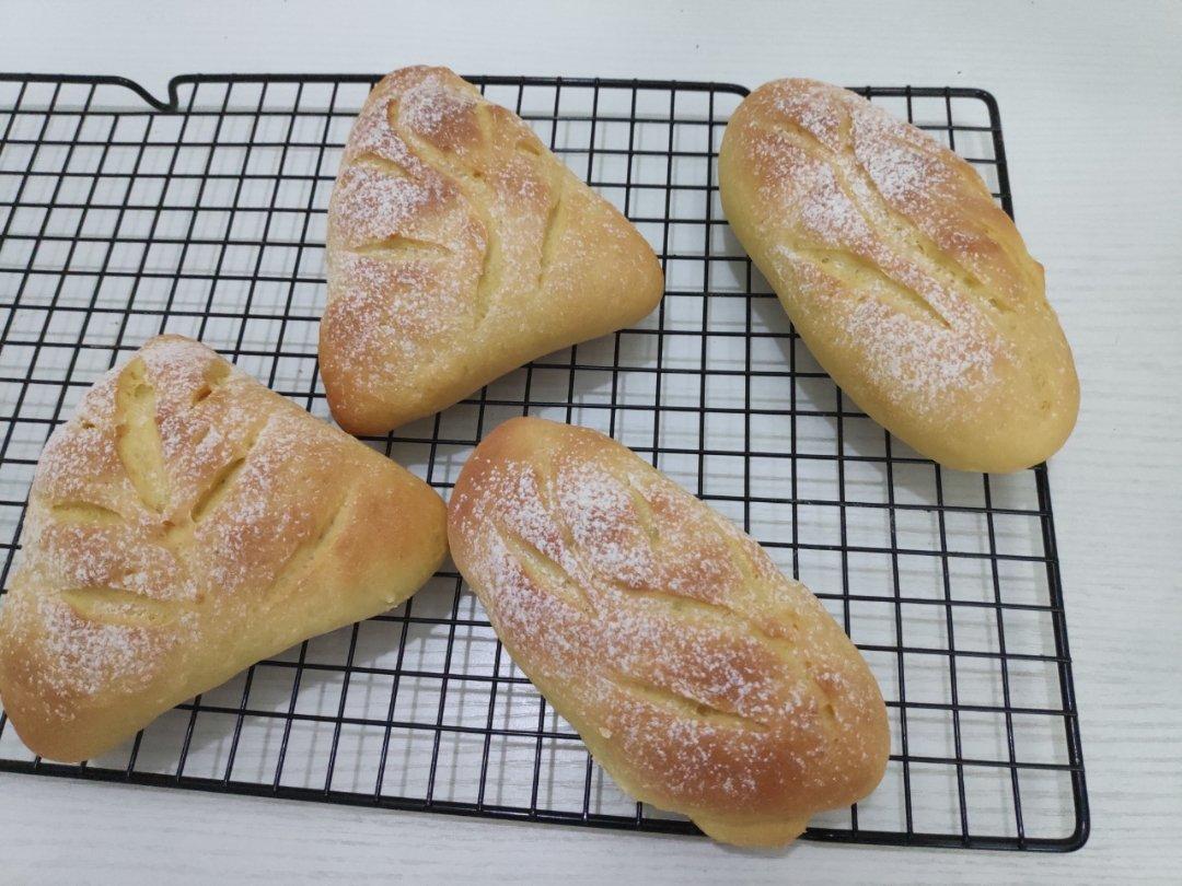 南瓜🎃咸蛋黄肉松麻薯软欧包🍞