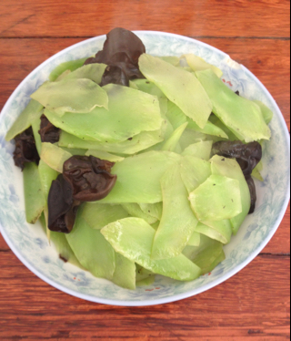 莴笋炒木耳