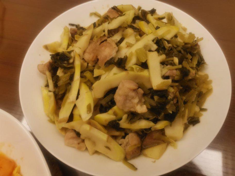 时令笋丝炒咸菜肉丝