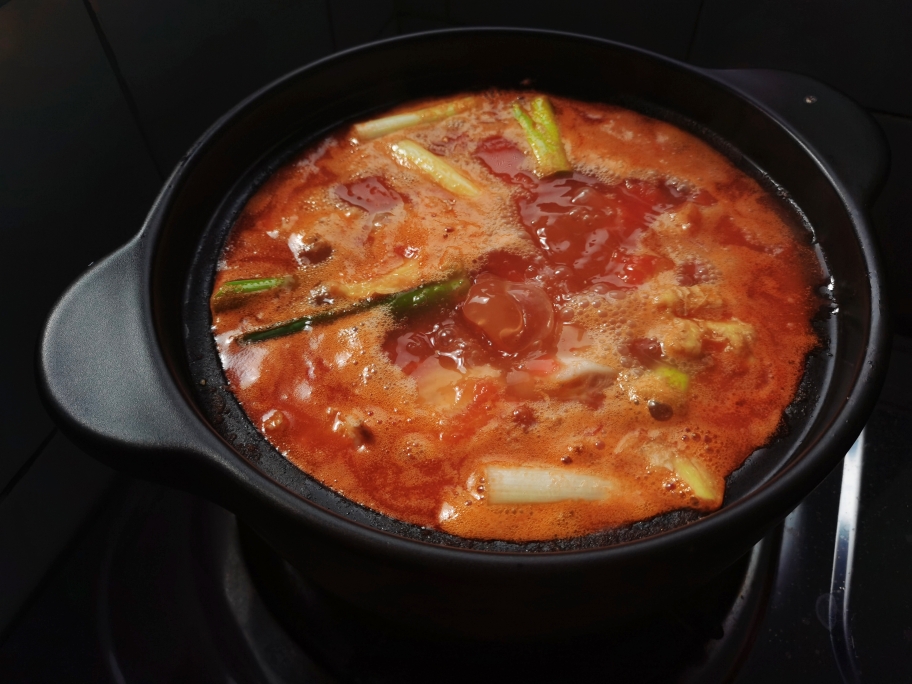 简单好做又开胃的番茄排骨汤的做法