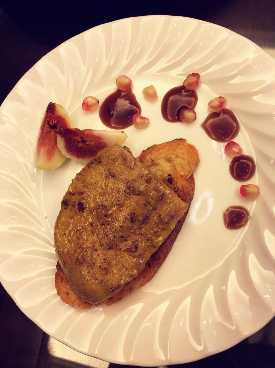 法式鹅肝配红酒苹果酱