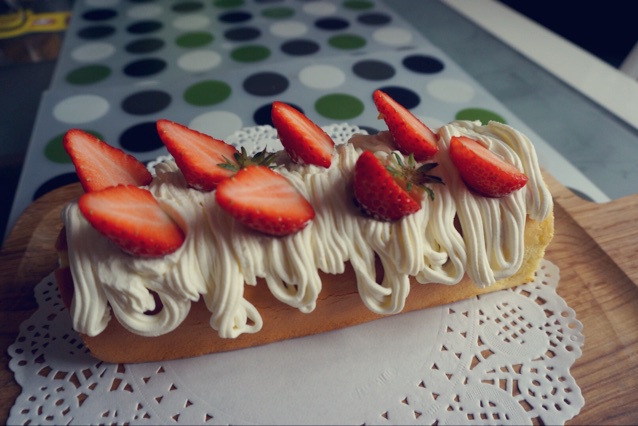 烫面草莓蛋糕卷