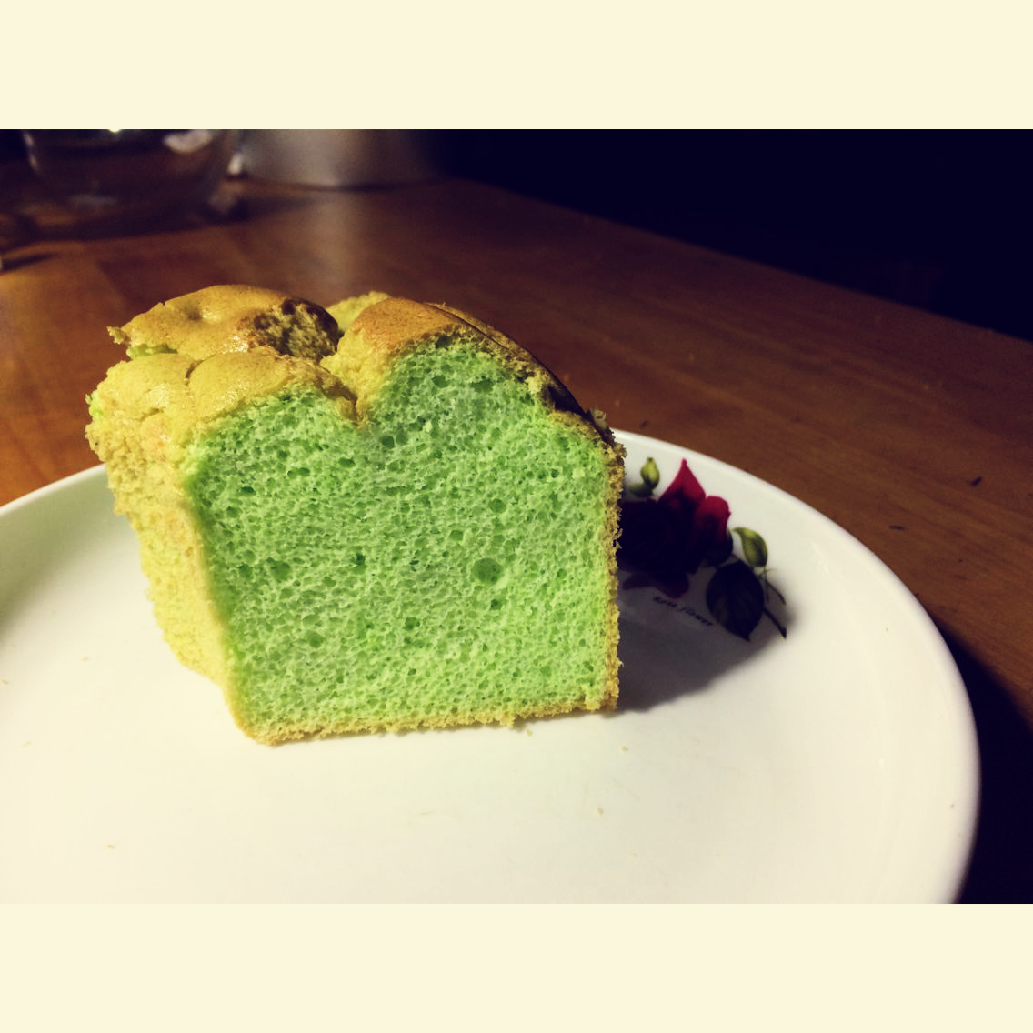 超简单完美戚风蛋糕（6寸2蛋）附打发、翻拌、脱模视频