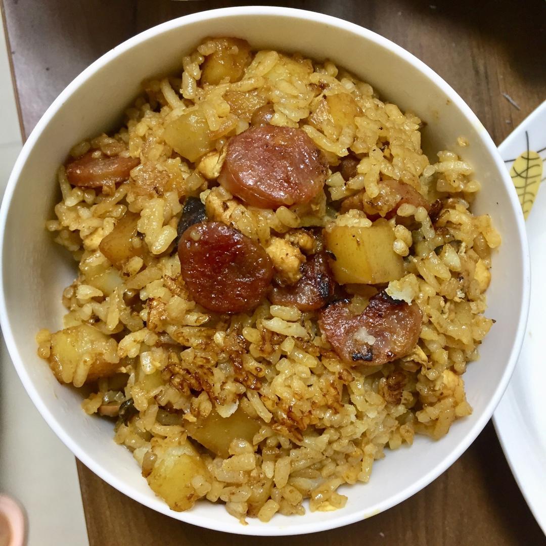 美食喵喵喵做的土豆焖饭(电饭锅版)