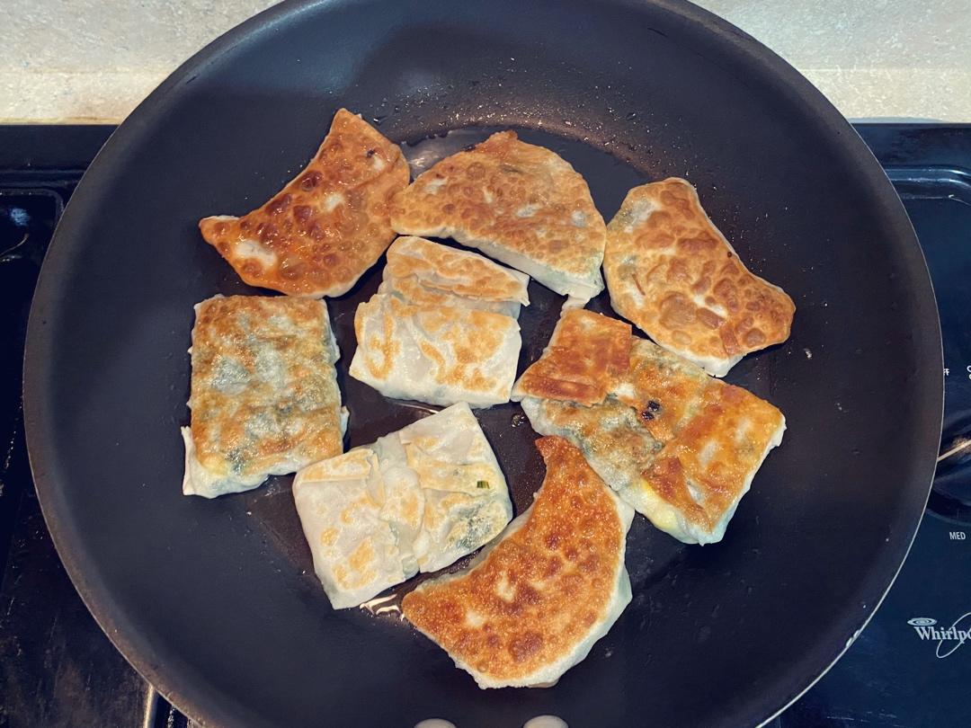 皮薄馅多的韭菜盒子