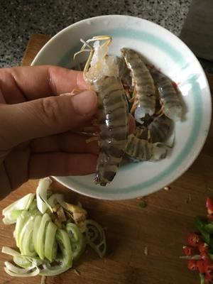 红烧竹节虾的做法 步骤2