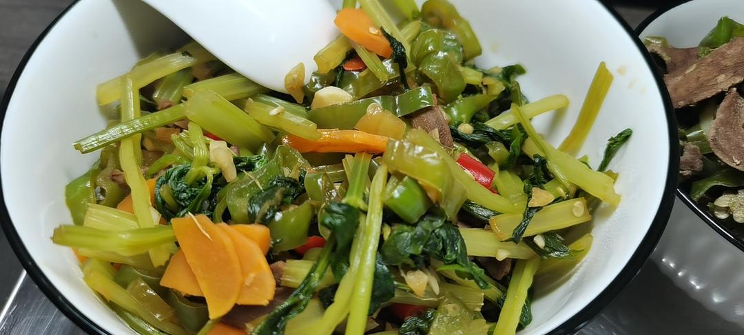 绝不能轻言放弃做的辣子豆腐烩菜吃了会爱上
