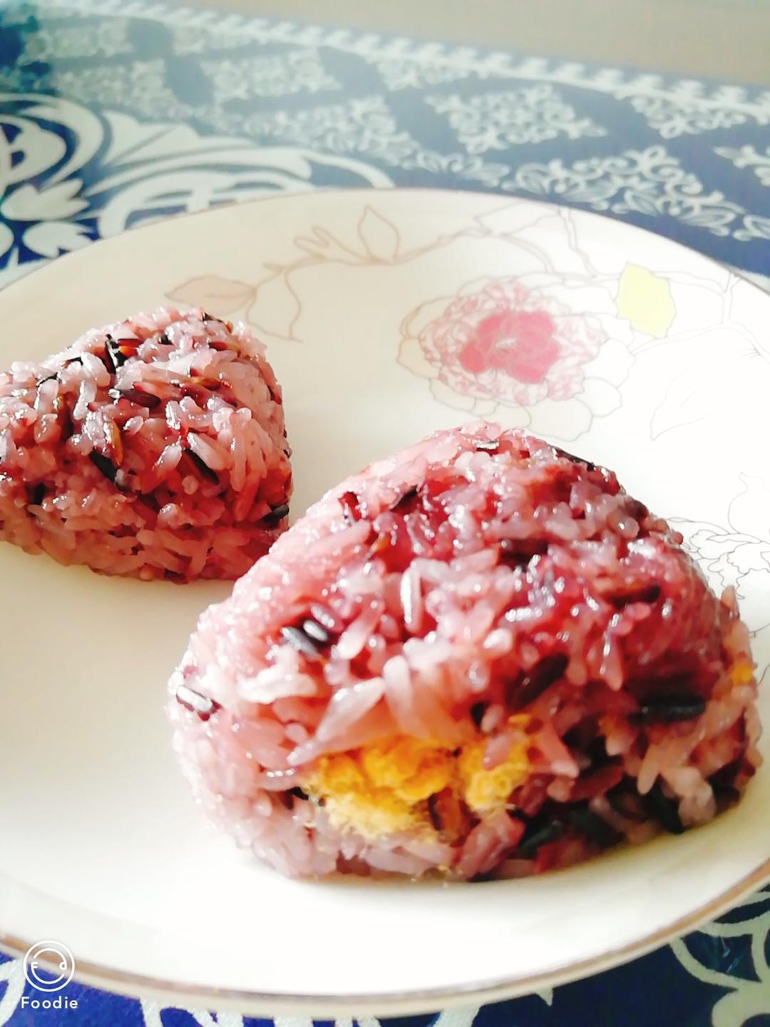 低脂好吃😋紫米饭团🍙好吃到爆炸💥