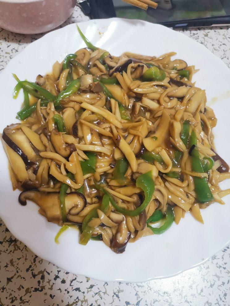 青椒杏鲍菇！比肉还要好吃的入门级下饭菜~