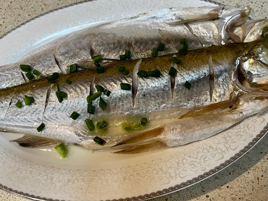 蒸白鱼的做法