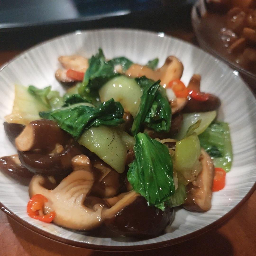青菜炒香菇