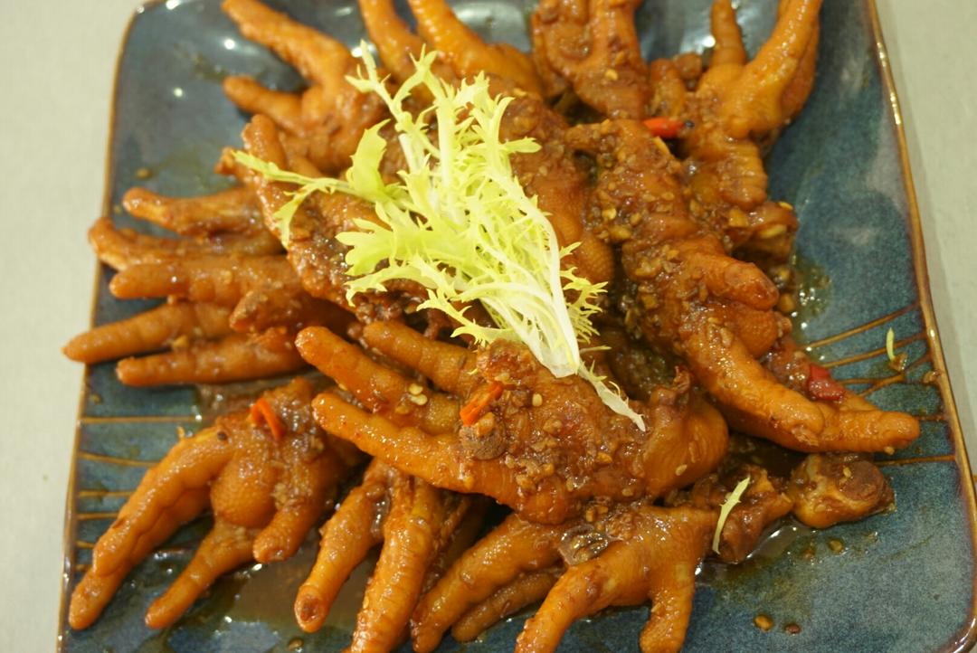蒜香鸡爪，加辣更过瘾