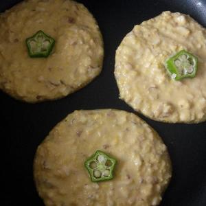 鲜香菇玉米饼(消耗玉米糊渣)的做法 步骤7