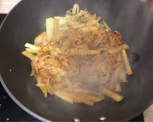 酸菜土豆炖排骨的做法 步骤4