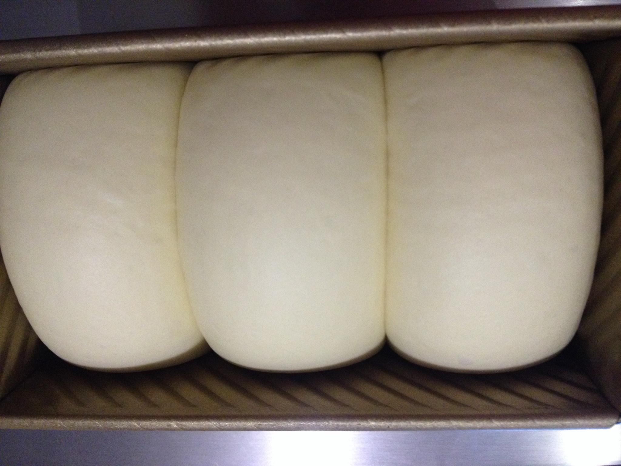 一次发酵淡奶油吐司～酵头法的做法 步骤11