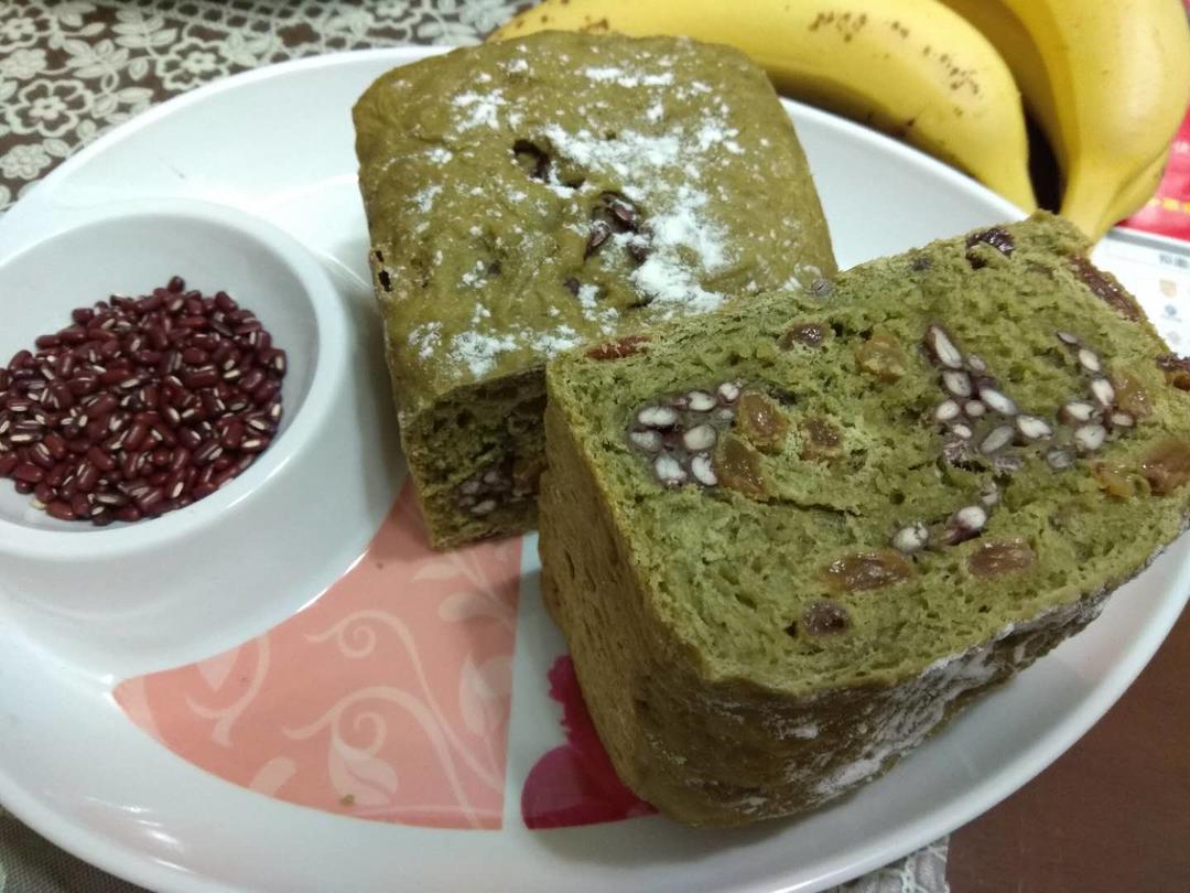 抹茶红豆牛奶哈斯面包