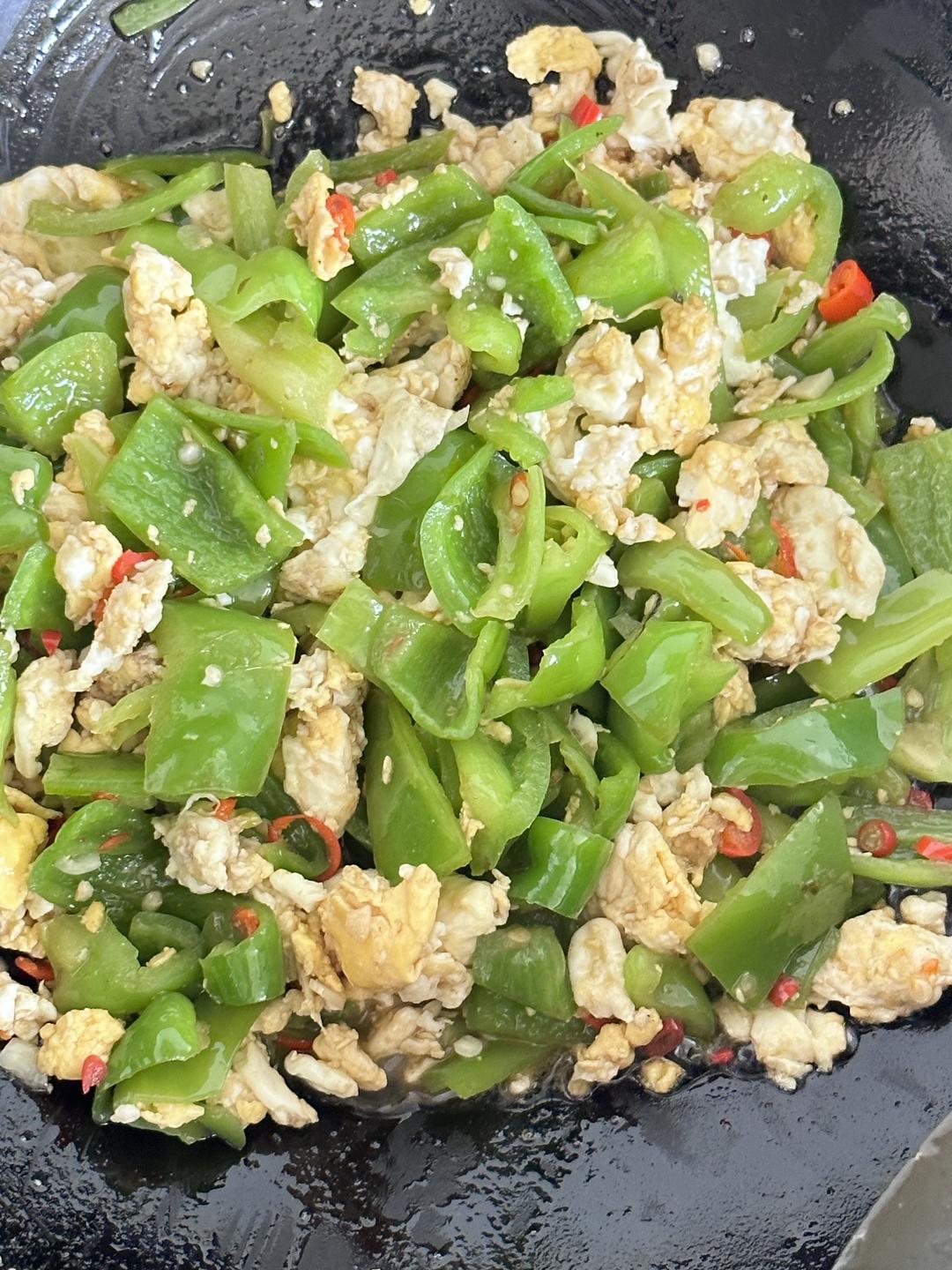 下饭菜——青椒炒鸡蛋