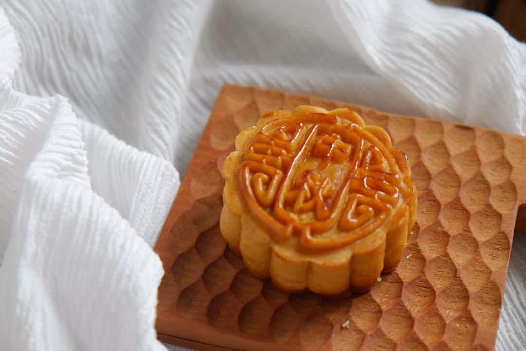 广式莲蓉蛋黄月饼【9月北鼎烤箱食谱】