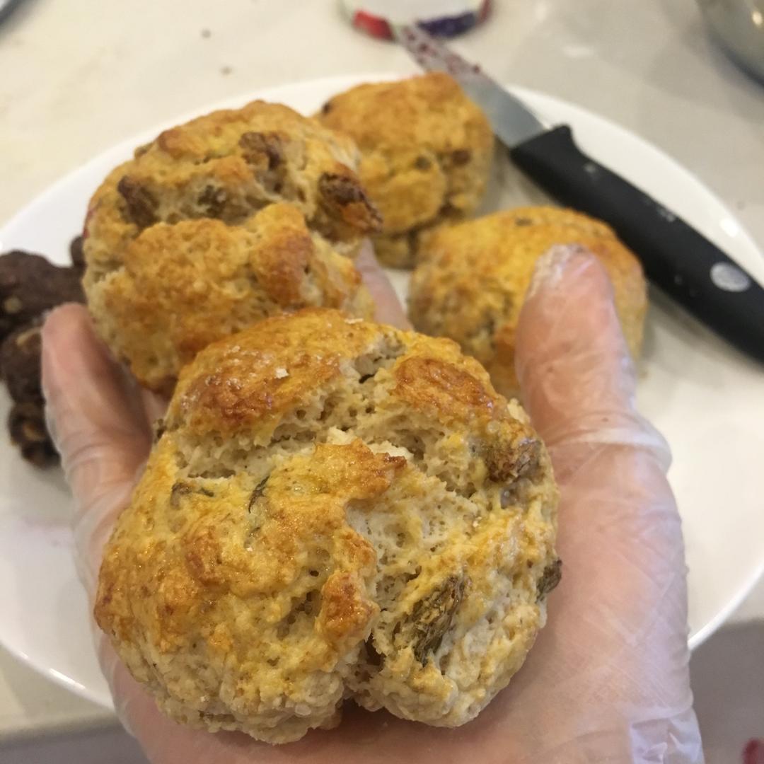 提子百利甜司康