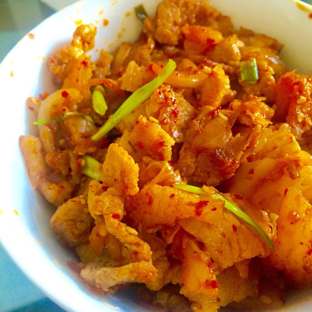 泡菜炒五花肉