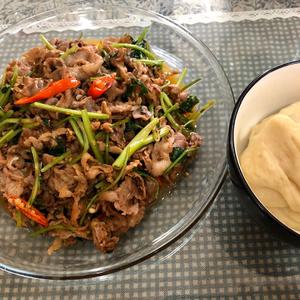【孜然羊肉】比涮火锅好吃的香菜炒羊肉～爆炒羊肉的做法 步骤7