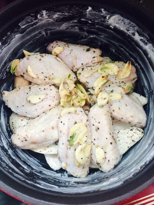 #珐琅铸铁锅#鸡翅炖菜的做法 步骤5