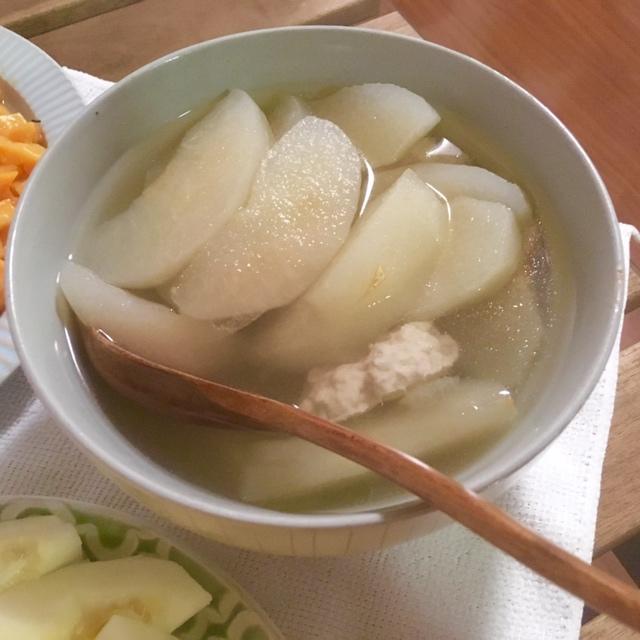 宝宝辅食：雪梨肉饼汤