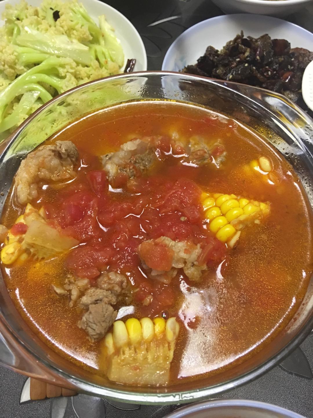 番茄土豆玉米排骨汤
