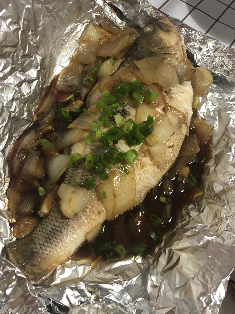 锡纸烤鲈鱼