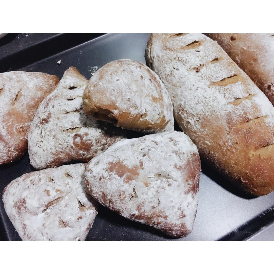 奶酪馅儿蔓越莓面包