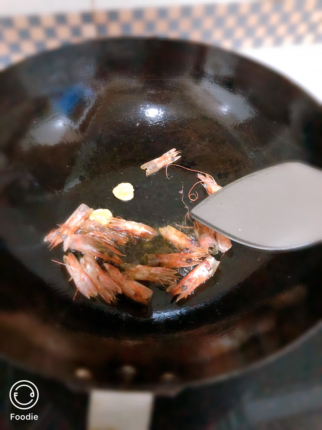 100%可以征服任何味蕾的鲜虾面的做法 步骤3