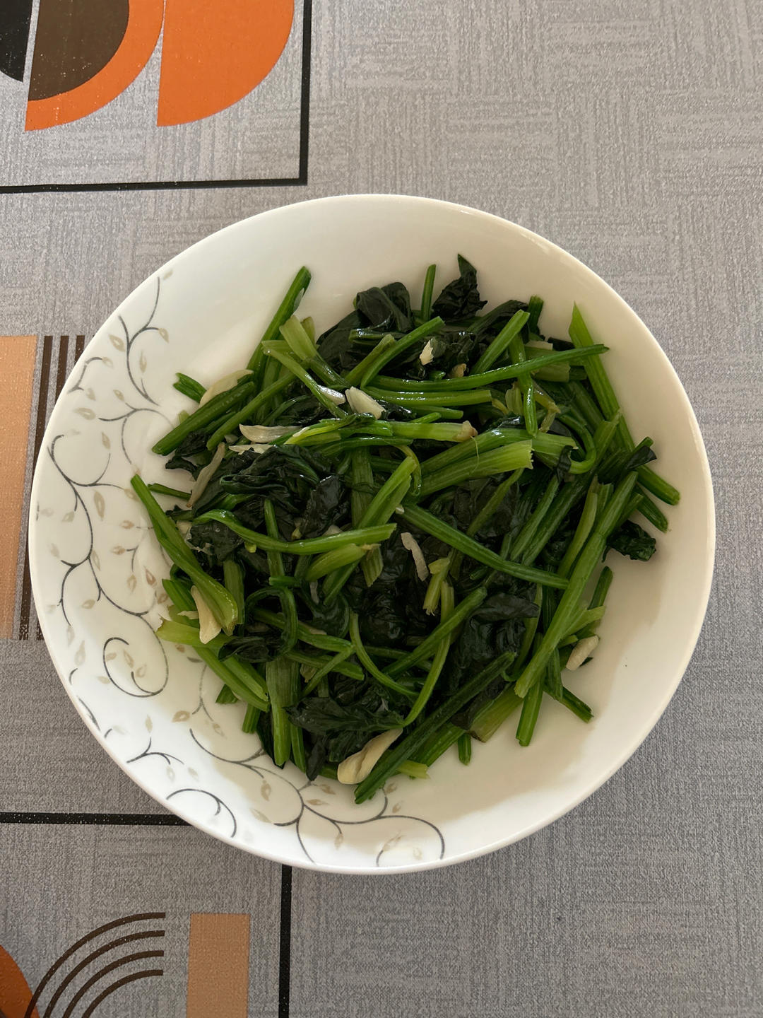 不涩口又嫩的清炒菠菜
