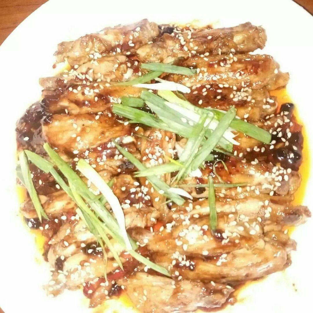 吮指鸡翅
