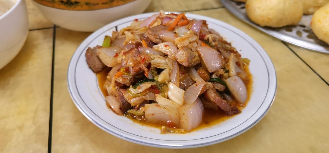 辣白菜炒五花肉