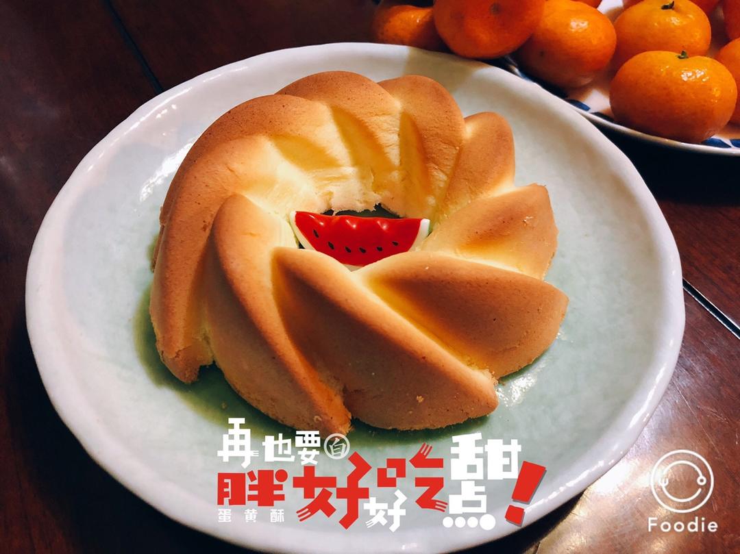 超简单完美戚风蛋糕（6寸2蛋）附打发、翻拌、脱模视频