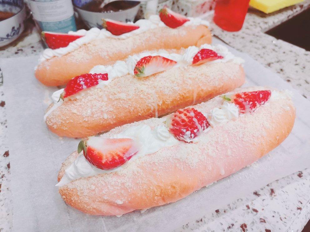 草莓🍓奥利奥魔法棒面包